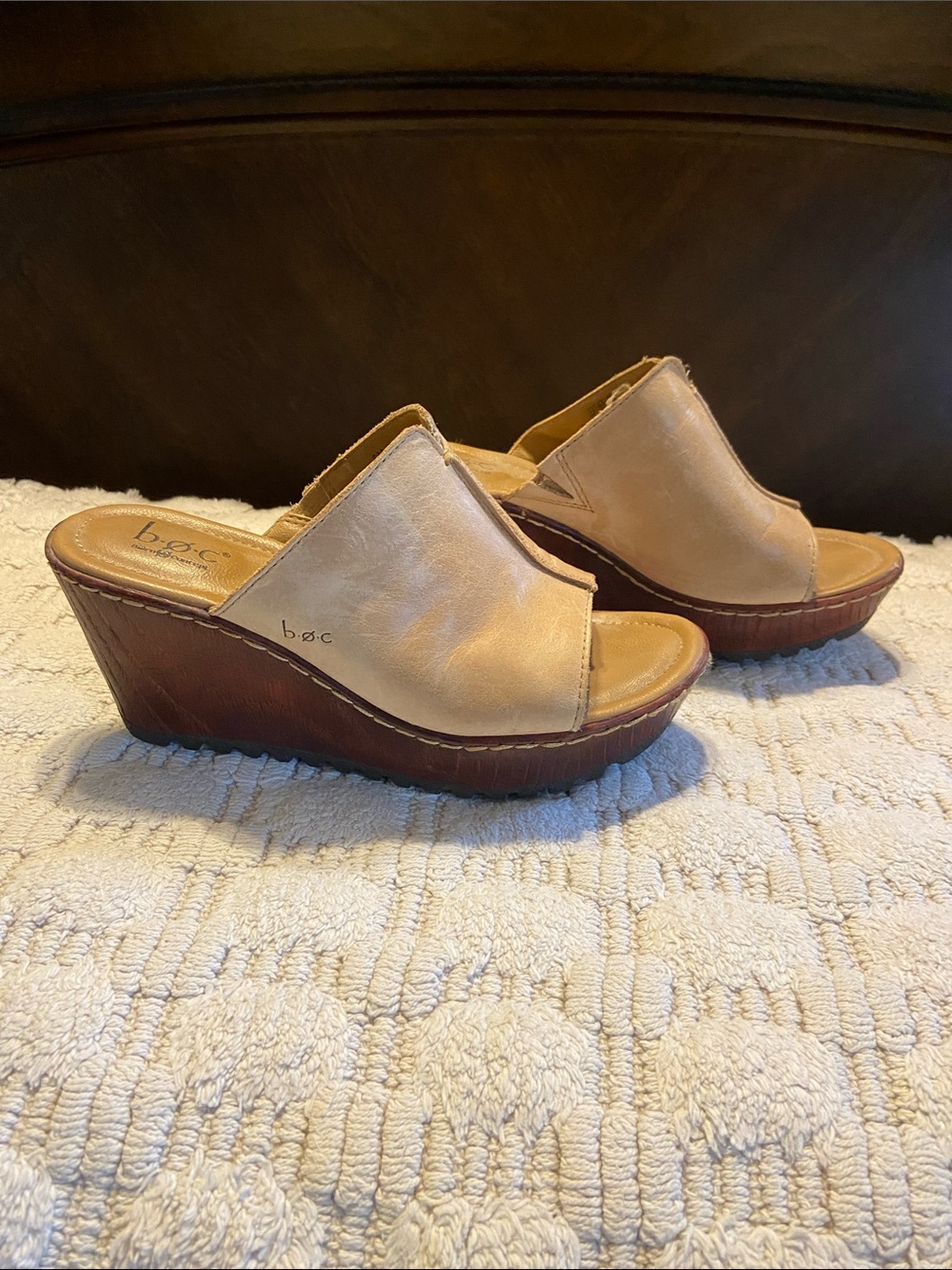 b.o.c. Beige/Tan Leather Wedge Slide Sandals